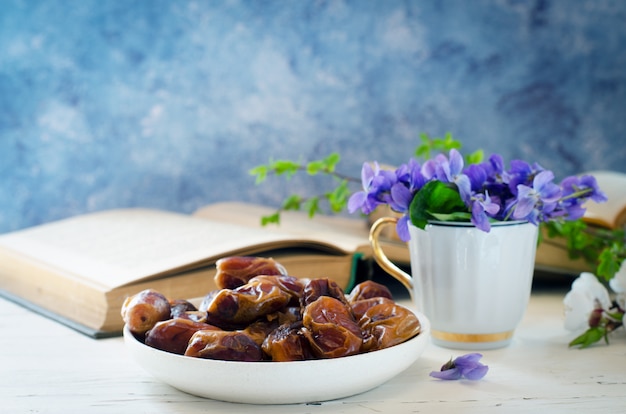eating dates during pregnancy